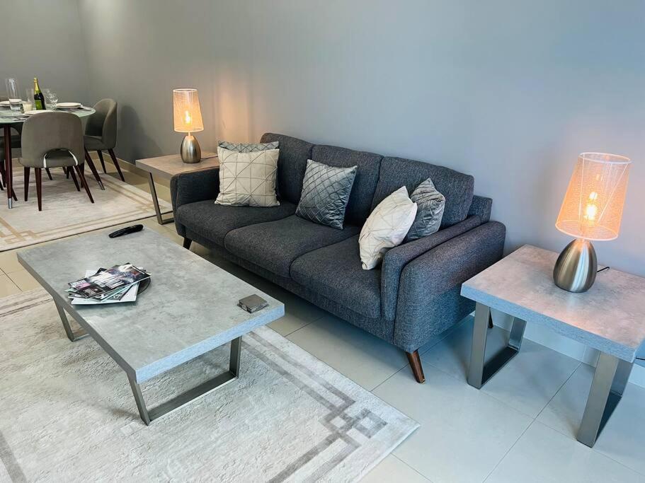 1 Bed Apartment With Sea View, Pool, Gym & Free Parking In Dubai Marina Exterior foto
